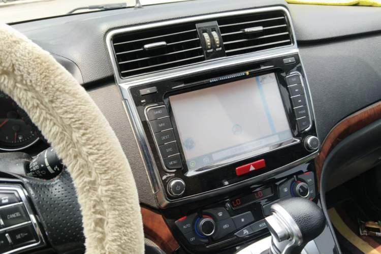 Used Haval H6 2014 Sport Edition 2.4L Automatic Elite Model Audio And AC Panel