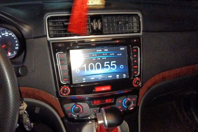 Used Haval H6 2014 Sports Edition 2.4L Automatic Prestige Model Audio And AC Panel