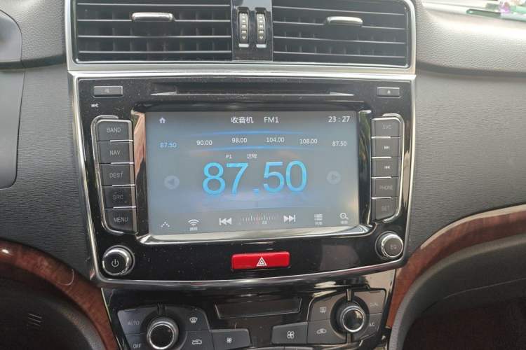 Used Haval H6 2014 Sport Version 1.5T Manual Two-Wheel Drive Elite Edition Audio And AC Panel