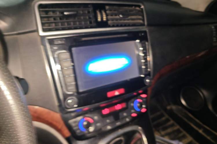 Used Haval H6 2014 Sport Version 1.5T Manual Two-Wheel Drive Elite Edition Audio And AC Panel