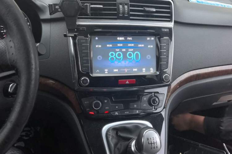 Used Haval H6 2014 Sport Version 1.5T Manual Two-Wheel Drive Elite Edition Audio And AC Panel