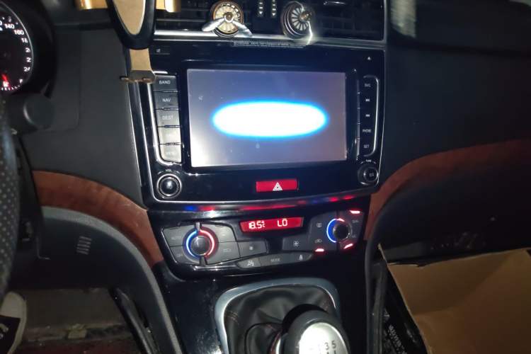 Used Haval H6 2014 Sport Version 1.5T Manual Two-Wheel Drive Elite Edition Audio And AC Panel