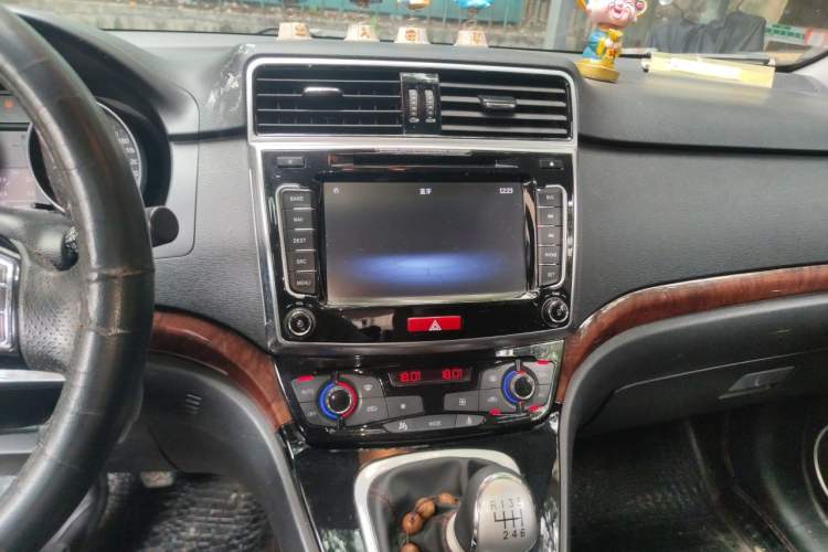 Used Haval H6 2014 Sport Version 1.5T Manual Two-Wheel Drive Elite Edition Audio And AC Panel