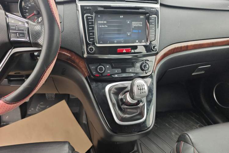 Used Haval H6 2014 Sport Edition 1.5T Manual 4x4 Elite Model Audio And AC Panel