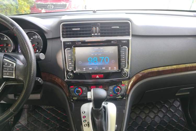 Used Haval H6 2014 Sport Edition 2.4L Automatic Elite Model Audio And AC Panel