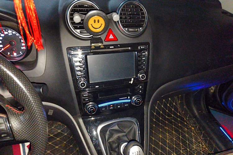 Used Haval H6 2014 Upgraded Model 1.5T Manual Two-Wheel Drive Elite Version Audio And AC Panel
