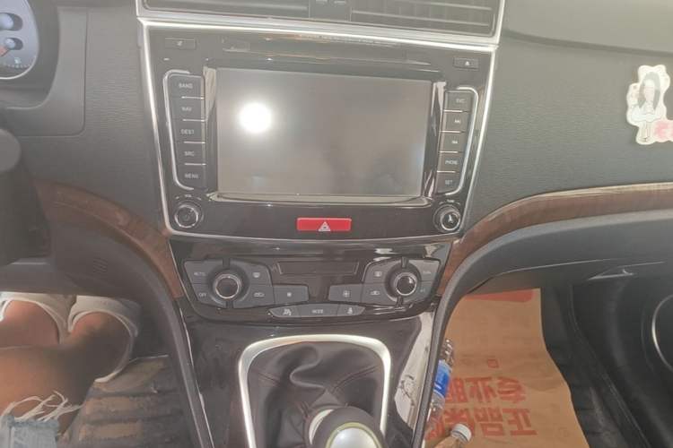 Used Haval H6 2014 Sport Version 1.5T Manual Two-Wheel Drive Elite Edition Audio And AC Panel