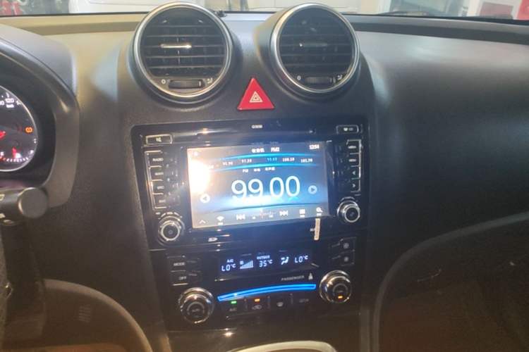 Used Haval H6 2014 Upgraded Model 1.5T Manual Two-Wheel Drive Elite Version Audio And AC Panel