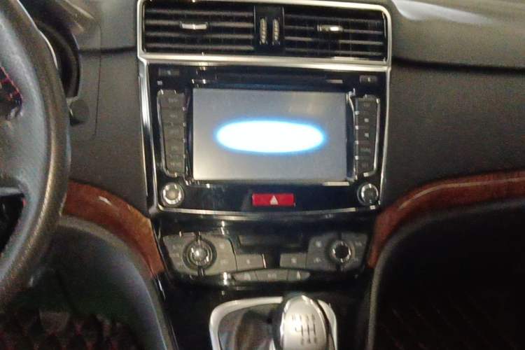 Used Haval H6 2014 Sport Version 1.5T Manual Two-Wheel Drive Elite Edition Audio And AC Panel