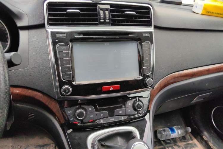 Used Haval H6 2014 Sport Version 1.5T Manual Two-Wheel Drive Elite Edition Audio And AC Panel