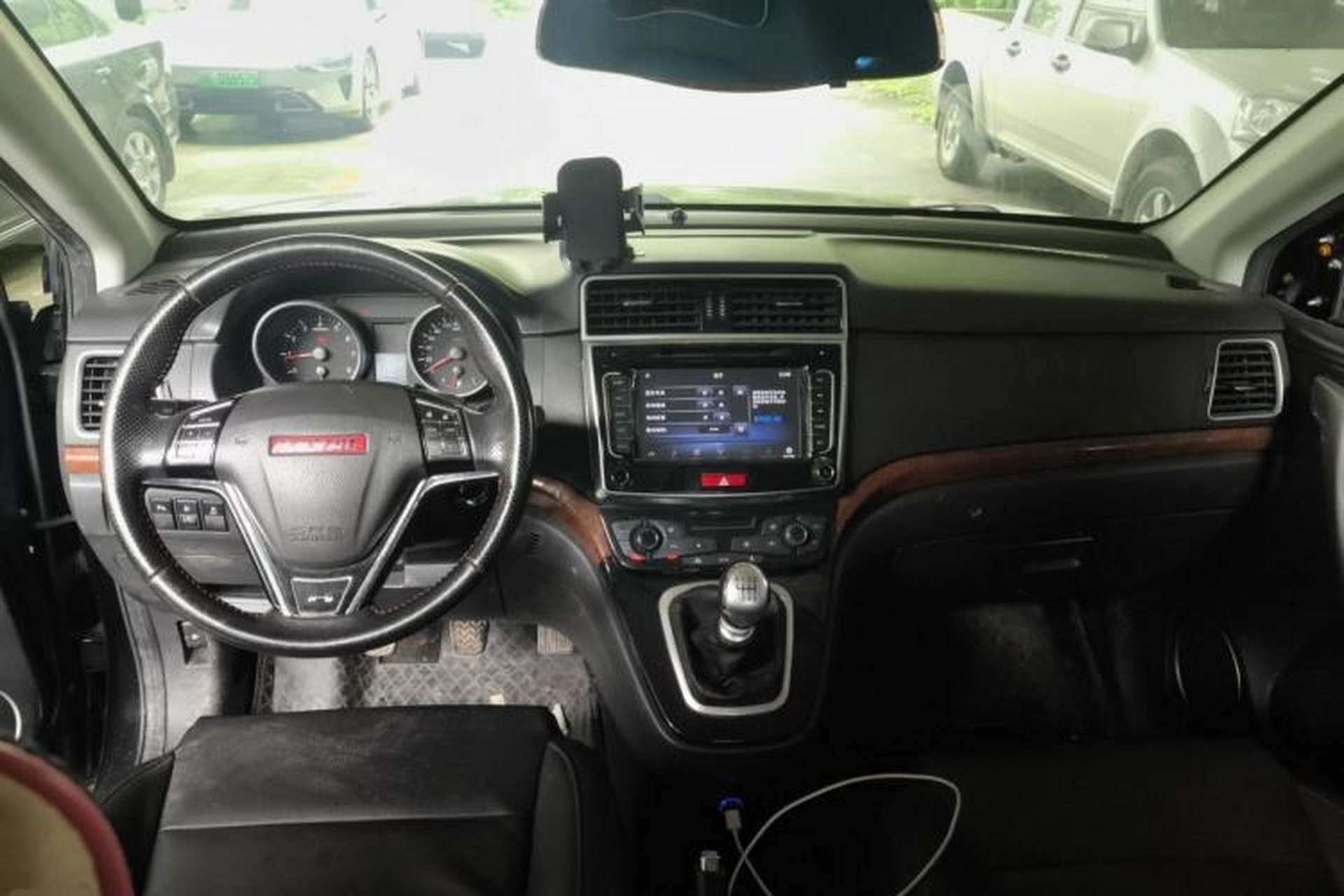 Used Haval H6 2014 Upgraded Model 1.5T Manual Two-Wheel Drive Elite Version Center Console