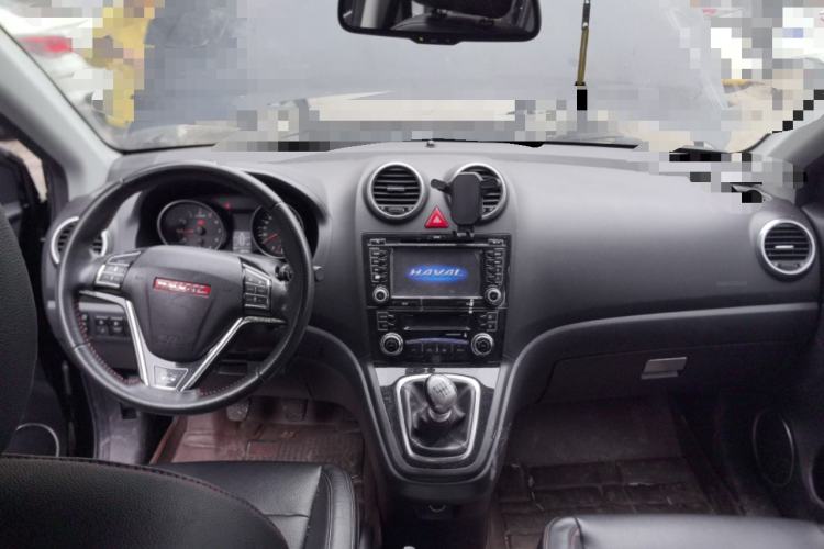 Used Haval H6 2014 Upgraded Model 1.5T Manual Two-Wheel Drive Elite Version Center Console