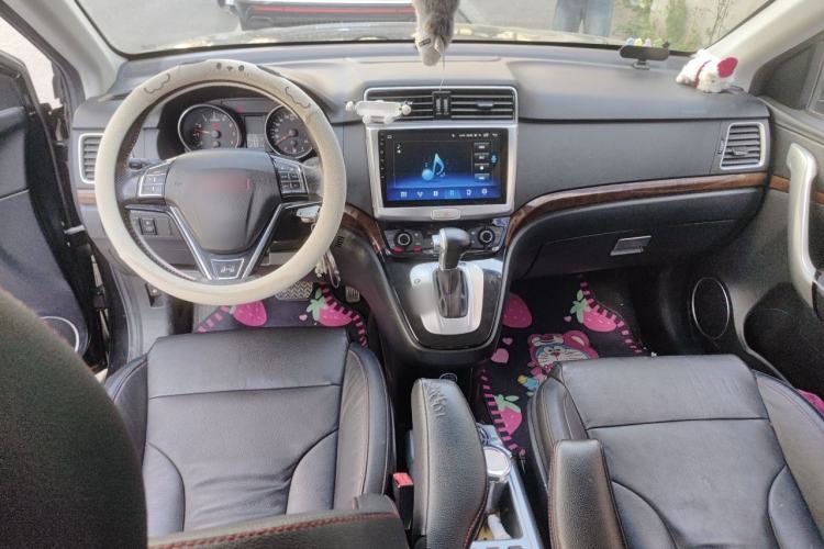 Used Haval H6 2014 Sport Edition 2.4L Automatic Elite Model Center Console