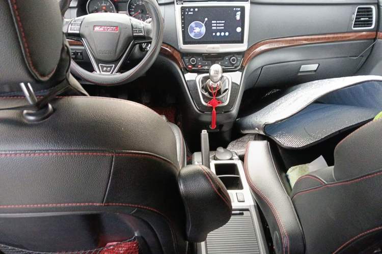 Used Haval H6 2014 Sport Version 1.5T Manual Two-Wheel Drive Elite Edition Center Console
