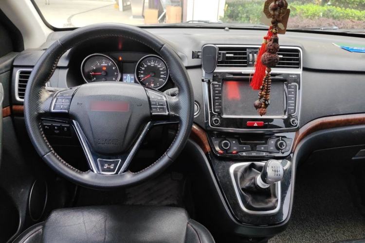 Used Haval H6 2014 Sport Version 1.5T Manual Two-Wheel Drive Elite Edition Center Console