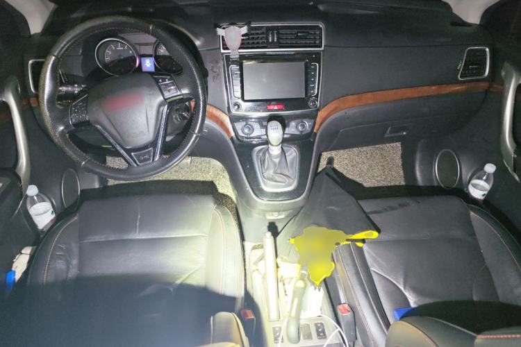 Used Haval H6 2014 Sport Version 1.5T Manual Two-Wheel Drive Elite Edition Center Console