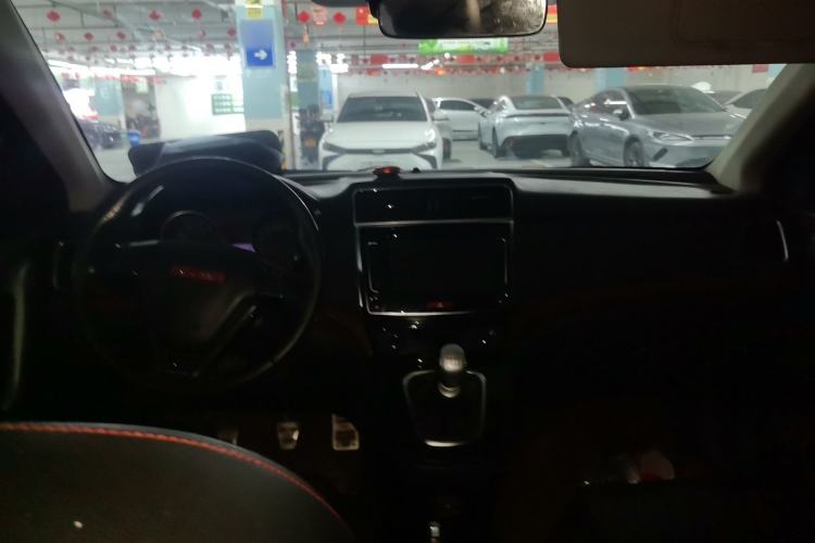 Used Haval H6 2014 Sport Version 1.5T Manual Two-Wheel Drive Elite Edition Center Console