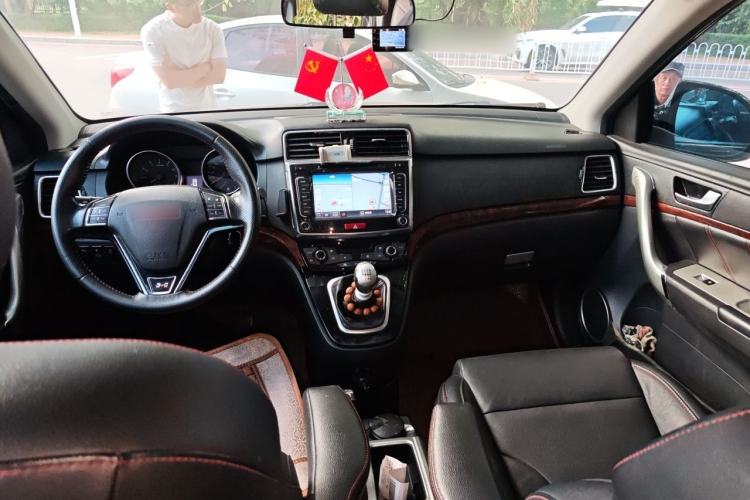 Used Haval H6 2014 Sport Version 1.5T Manual Two-Wheel Drive Elite Edition Center Console