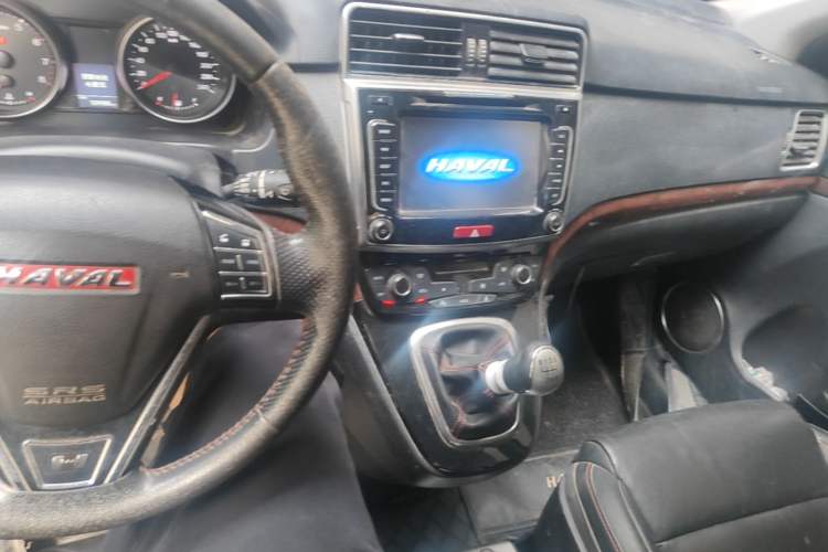 Used Haval H6 2014 Sport Version 1.5T Manual Two-Wheel Drive Elite Edition Center Console