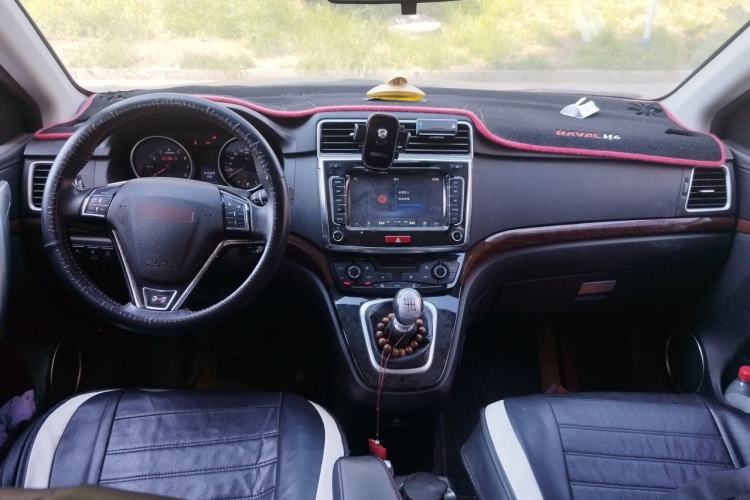 Used Haval H6 2014 Sport Version 1.5T Manual Two-Wheel Drive Elite Edition Center Console