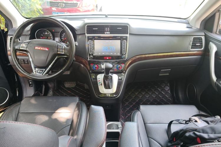 Used Haval H6 2014 Sport Edition 2.4L Automatic Elite Model Center Console