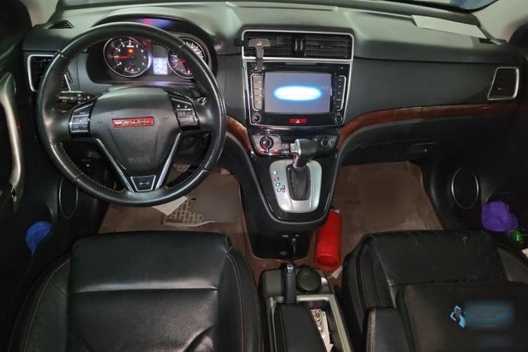 Used Haval H6 2014 Sport Edition 2.4L Automatic Elite Model Center Console