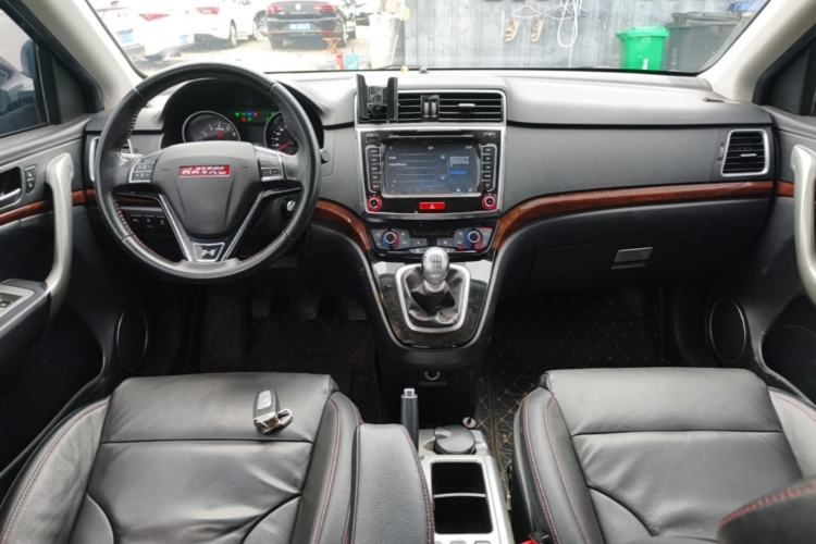 Used Haval H6 2014 Sport Version 1.5T Manual Two-Wheel Drive Elite Edition Center Console