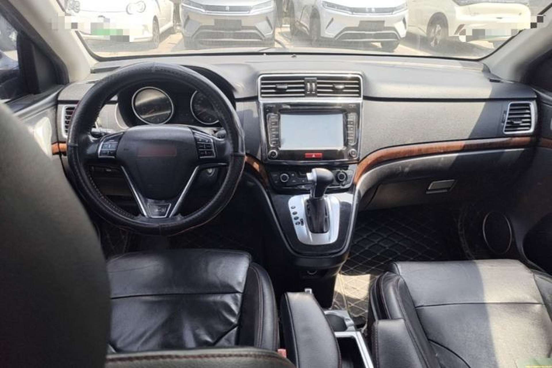 Used Haval H6 2014 Sport Edition 2.4L Automatic Elite Model Center Console