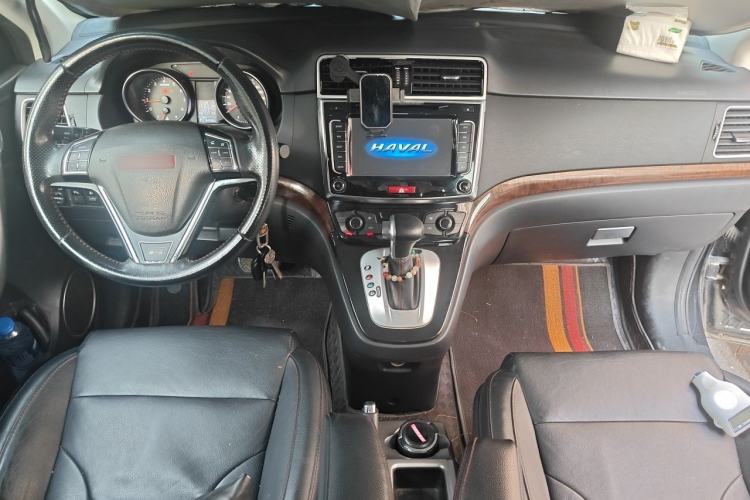 Used Haval H6 2014 Sport Edition 2.4L Automatic Elite Model Center Console