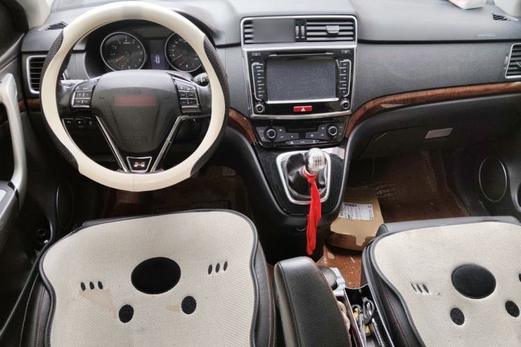 Used Haval H6 2014 Sport Version 1.5T Manual Two-Wheel Drive Elite Edition Center Console