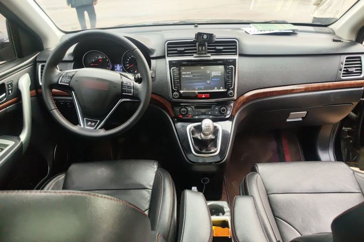 Used Haval H6 2014 Sport Version 1.5T Manual Two-Wheel Drive Elite Edition Center Console