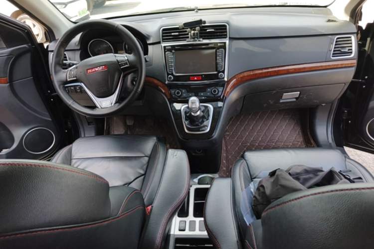 Used Haval H6 2014 Sport Version 1.5T Manual Two-Wheel Drive Elite Edition Center Console
