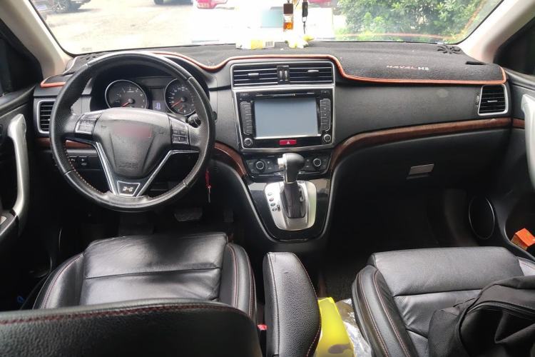 Used Haval H6 2014 Sport Edition 2.4L Automatic Elite Model Center Console