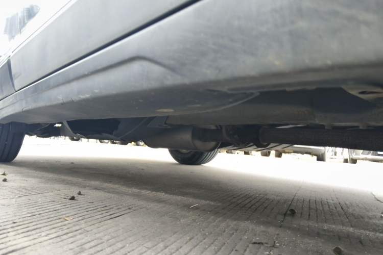 Used Haval H6 2014 Sport Version 1.5T Manual Two-Wheel Drive Elite Edition Chassis Front Right