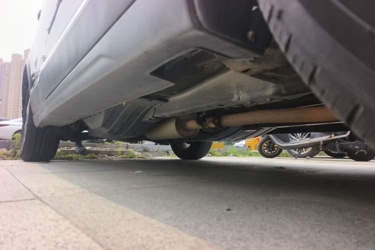 Used Haval H6 2014 Sport Version 1.5T Manual Two-Wheel Drive Elite Edition Chassis Front Right