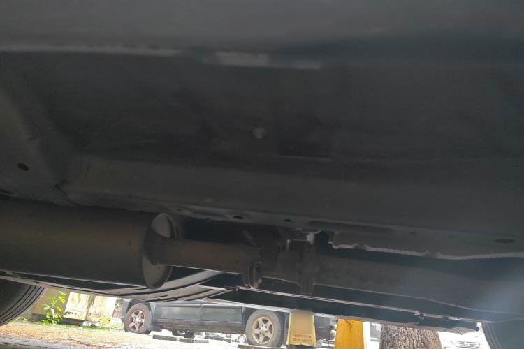 Used Haval H6 2014 Upgraded Model 2.0T Diesel Manual Two-Wheel Drive Urban Version Chassis Rear Left