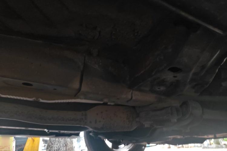 Used Haval H6 2014 Upgraded Model 2.0T Diesel Manual Two-Wheel Drive Urban Version Chassis Rear Right