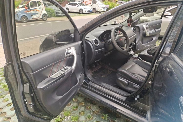 Used Haval H6 2014 Upgraded Model 2.0T Diesel Manual Two-Wheel Drive Elite Version Driver Seat