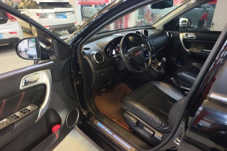 Used Haval H6 2014 Upgraded Model 1.5T Manual Two-Wheel Drive Elite Version Driver Seat