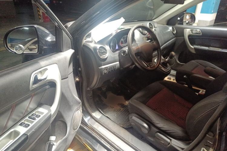 Used Haval H6 2014 Upgraded Model 2.0T Diesel Manual Two-Wheel Drive Urban Version Driver Seat