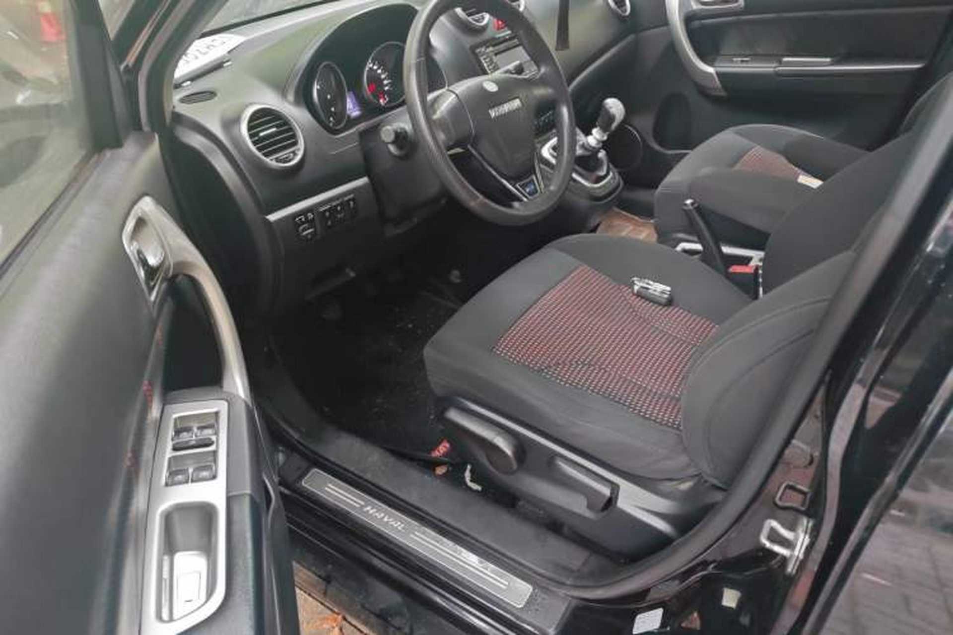 Used Haval H6 2014 Upgraded Model 2.0T Diesel Manual Two-Wheel Drive Urban Version Driver Seat