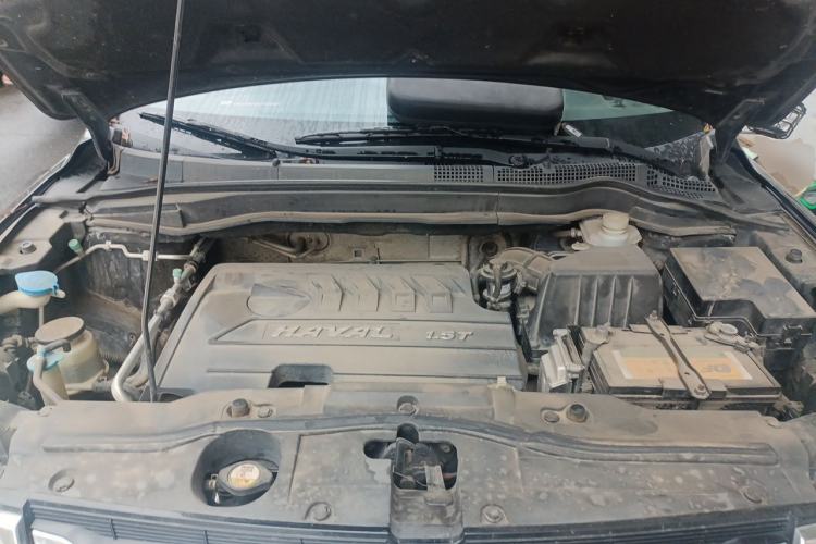 Used Haval H6 2014 Upgraded Model 1.5T Manual 4x4 Elite Version Engine Bay