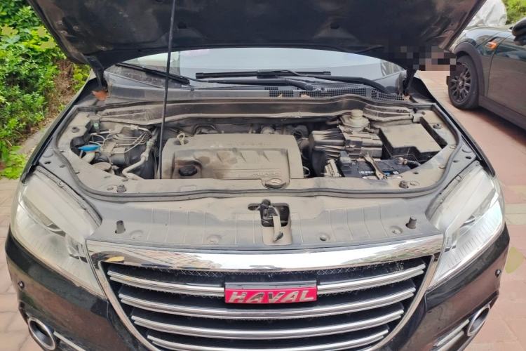 Used Haval H6 2014 Sports Edition 2.4L Automatic Prestige Model Engine Bay