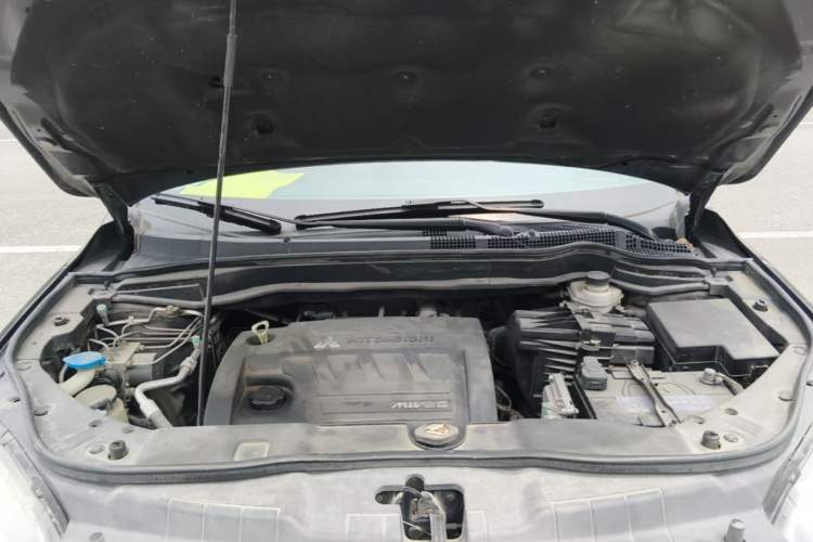 Used Haval H6 2014 Sport Edition 2.4L Automatic Elite Model Engine Bay