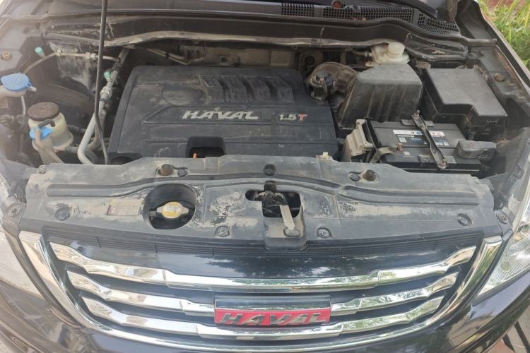 Used Haval H6 2014 Upgraded Model 1.5T Manual Two-Wheel Drive Elite Version Engine Bay