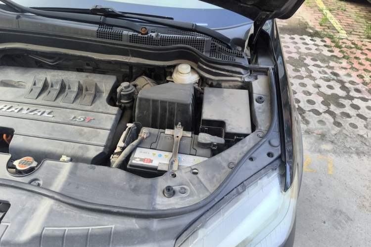 Used Haval H6 2014 Sport Version 1.5T Manual Two-Wheel Drive Elite Edition Engine Bay Left