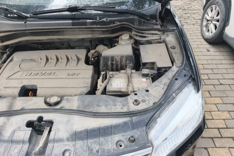 Used Haval H6 2014 Sport Version 1.5T Manual Two-Wheel Drive Elite Edition Engine Bay Left