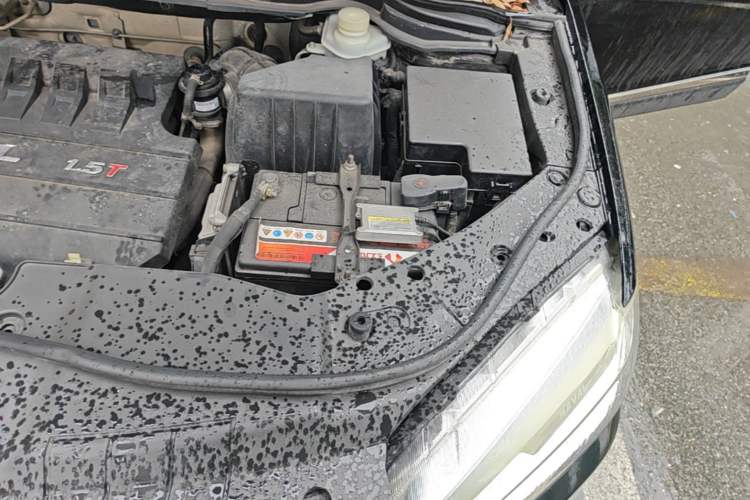 Used Haval H6 2014 Sport Version 1.5T Manual Two-Wheel Drive Elite Edition Engine Bay Left