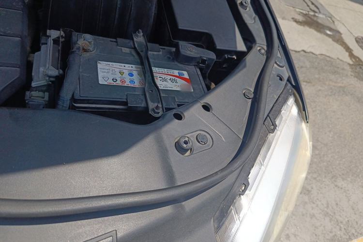 Used Haval H6 2014 Sport Version 1.5T Manual Two-Wheel Drive Elite Edition Engine Bay Left