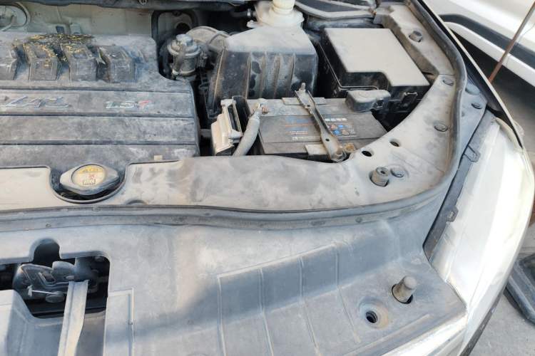 Used Haval H6 2014 Sport Version 1.5T Manual Two-Wheel Drive Elite Edition Engine Bay Left